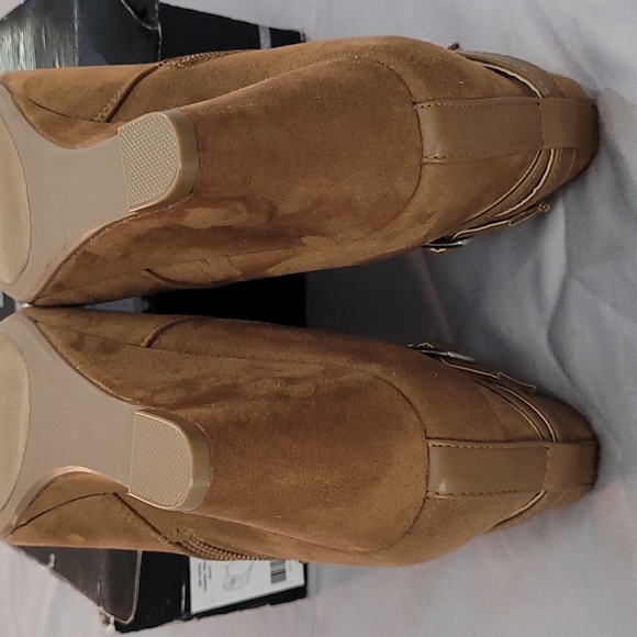 New Directions wedge booties New With Box 8 cognac tan suede - Picture 5 of 8